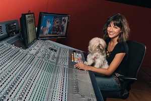 UrsulaCorbero -doblaje- Mascotas Web